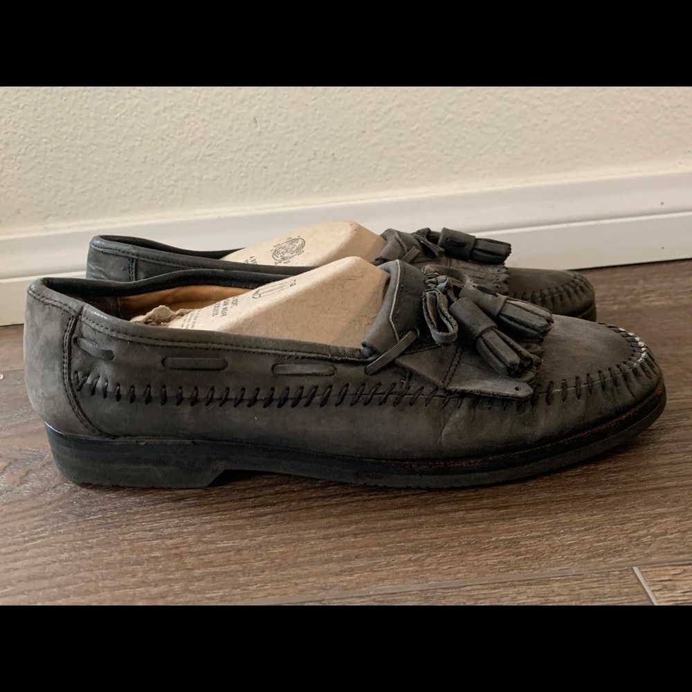Shoes - Picture 3 of 7